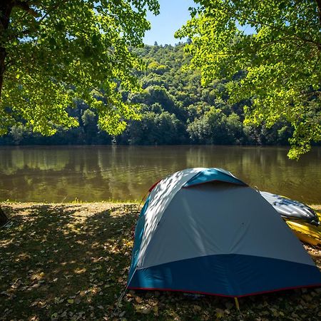 Camping Le Chateau Du Gibanel Saint-Martial-Entraygues Buitenkant foto