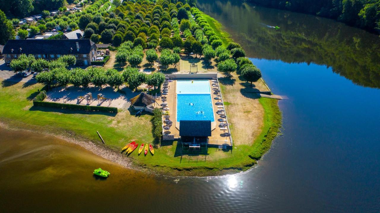 Camping Le Chateau Du Gibanel Saint-Martial-Entraygues Buitenkant foto