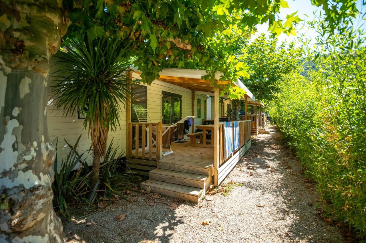 Camping Le Chateau Du Gibanel Saint-Martial-Entraygues Buitenkant foto