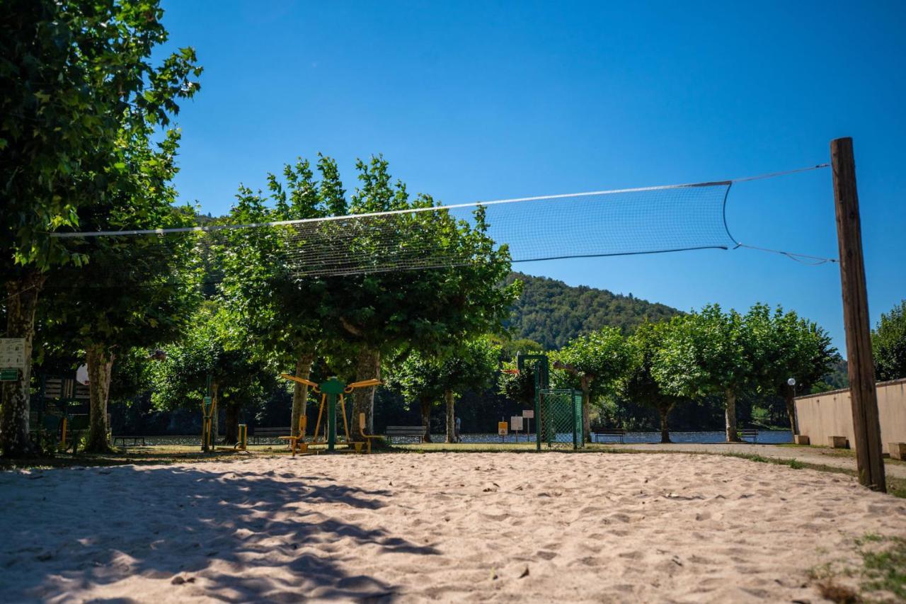Camping Le Chateau Du Gibanel Saint-Martial-Entraygues Buitenkant foto