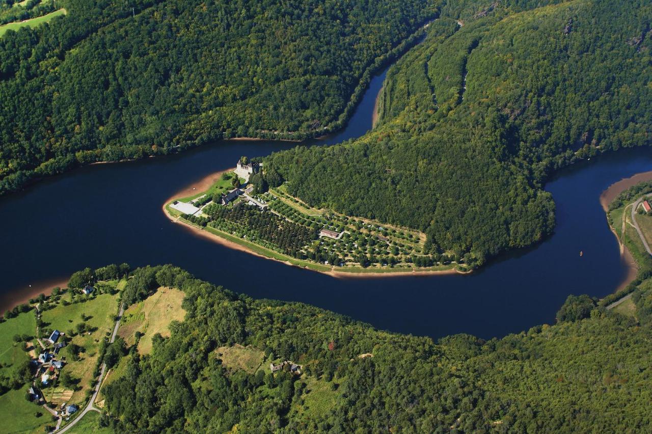 Camping Le Chateau Du Gibanel Saint-Martial-Entraygues Buitenkant foto