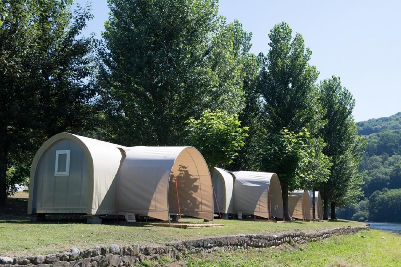 Camping Le Chateau Du Gibanel Saint-Martial-Entraygues Buitenkant foto