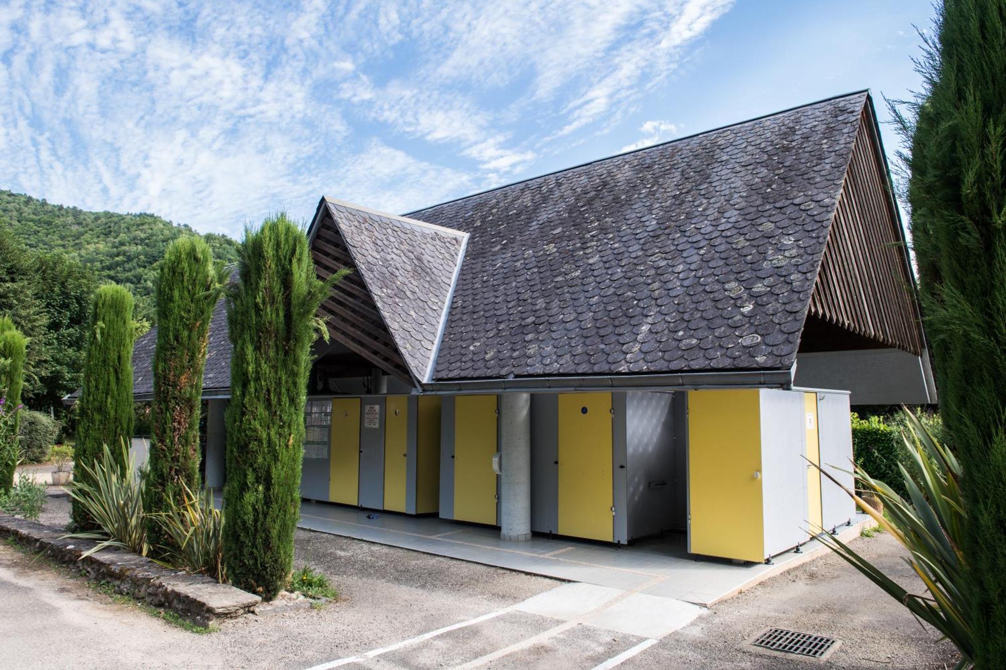 Camping Le Chateau Du Gibanel Saint-Martial-Entraygues Buitenkant foto