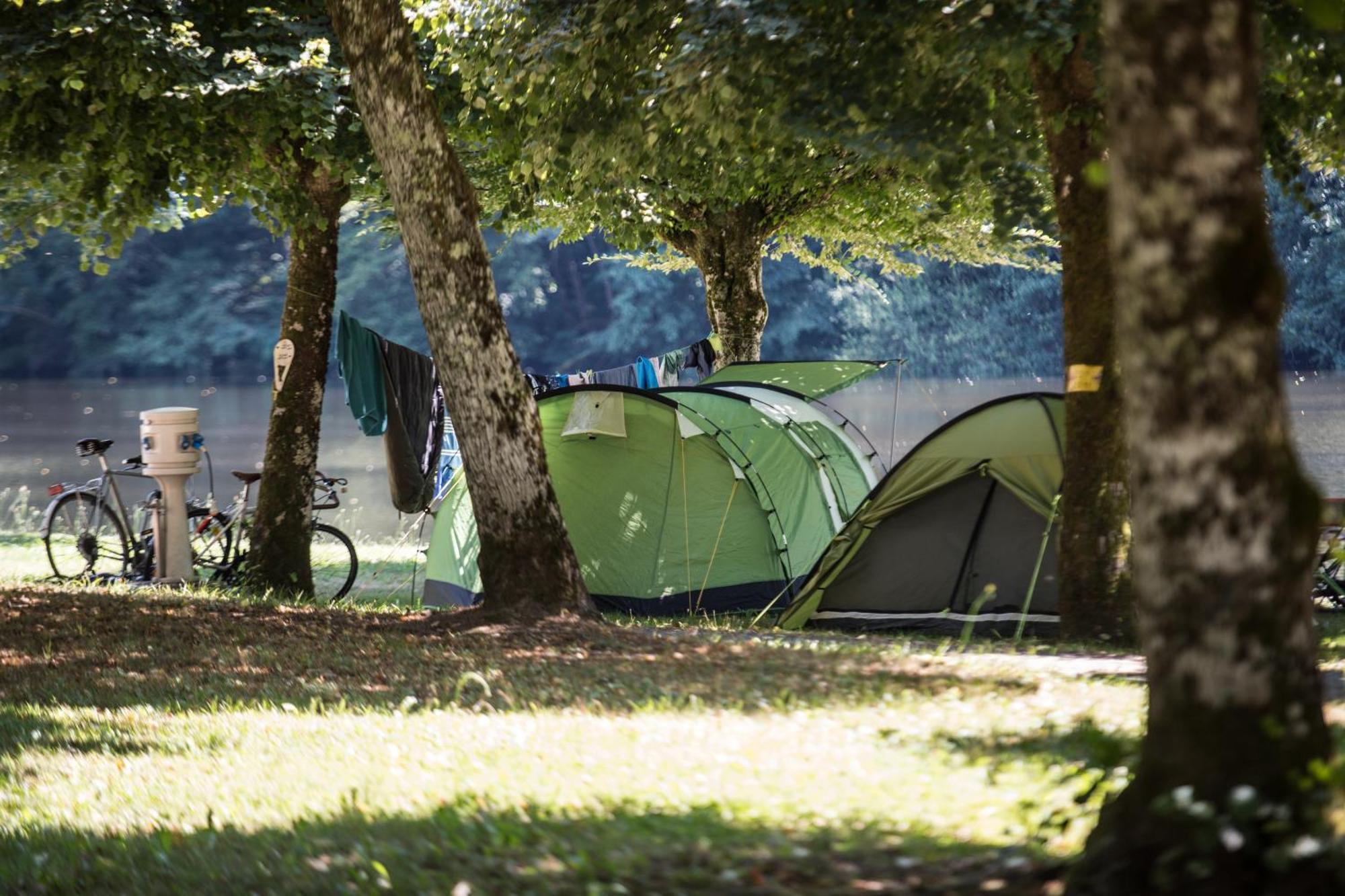 Camping Le Chateau Du Gibanel Saint-Martial-Entraygues Buitenkant foto